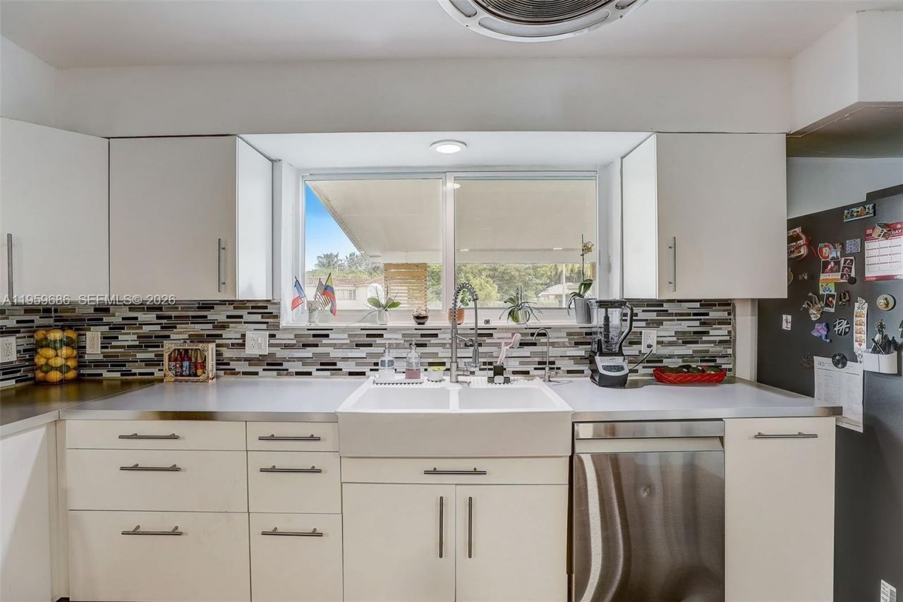 14530 Garden Dr , Miami, FL 33168 Photo