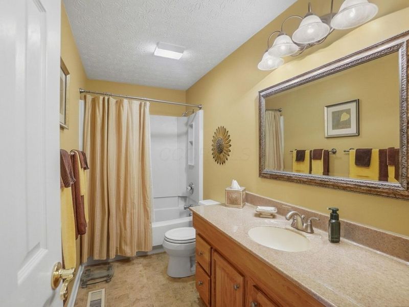 6894 Biggert Road, London, OH 43140 Photo 40