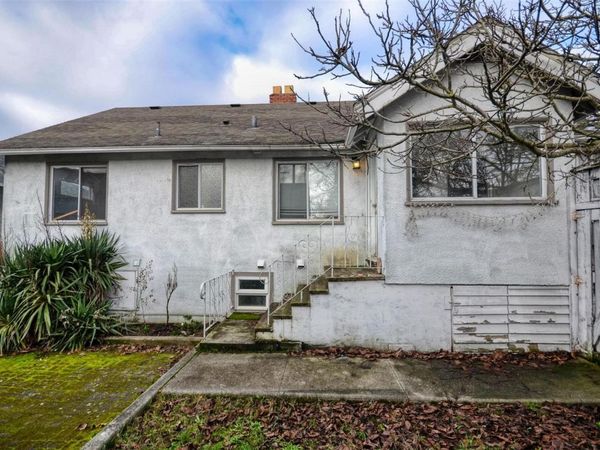 1237 Hillside Ave, Victoria, BC V8T 2B1