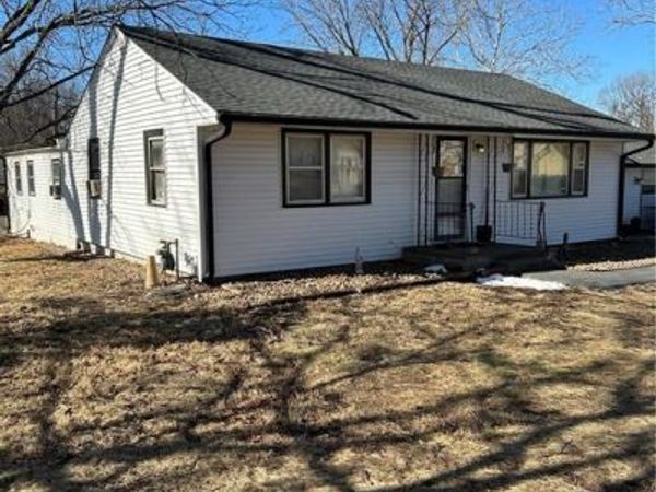 412 NW Donovan Road, Lee's Summit, MO 64063