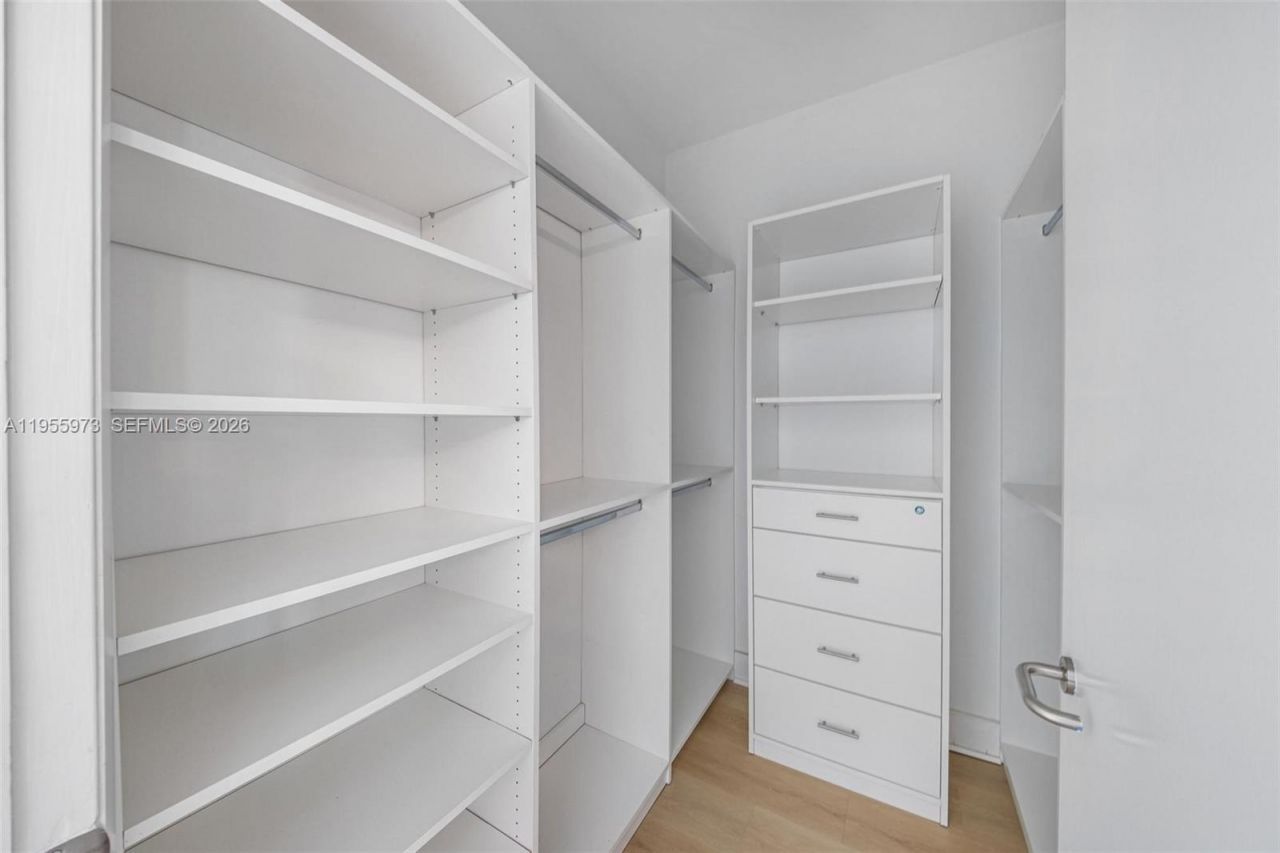 3131 NE 188th St, Unit 2-803, Aventura, FL 33180 Photo