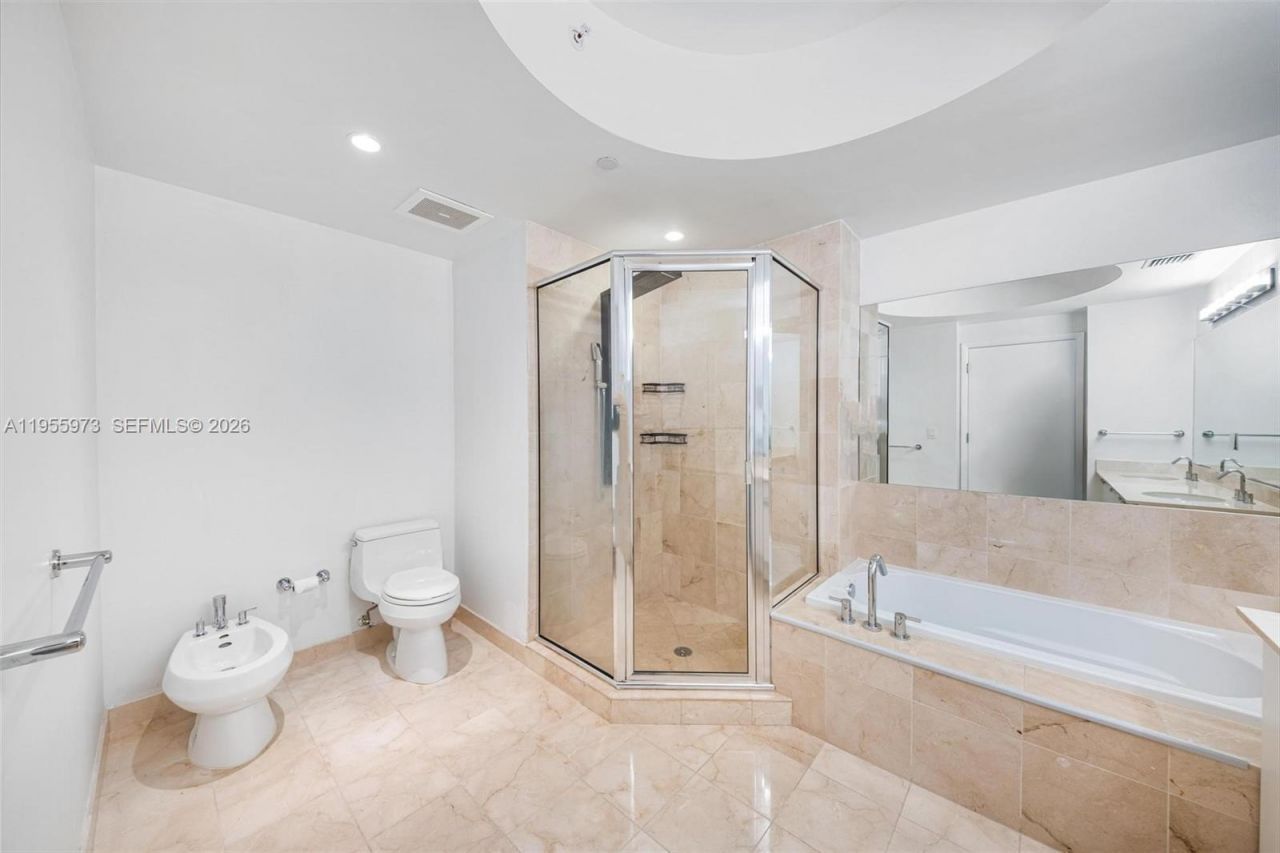 3131 NE 188th St, Unit 2-803, Aventura, FL 33180 Photo