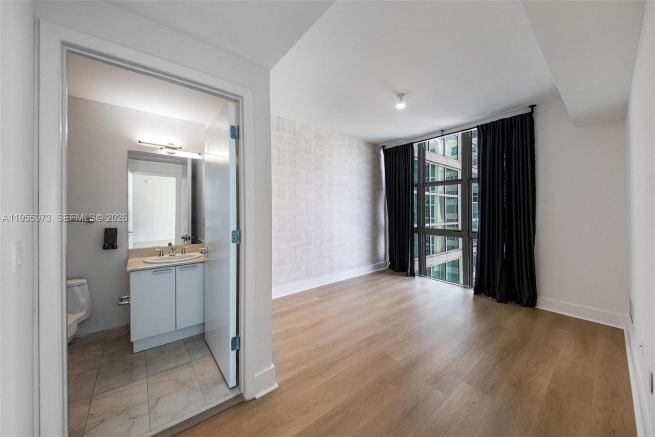 3131 NE 188th St, Unit 2-803, Aventura, FL 33180 Photo