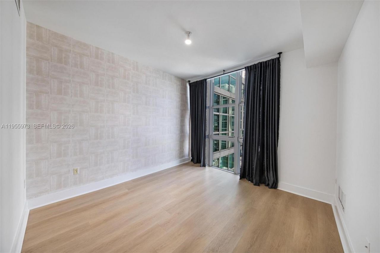 3131 NE 188th St, Unit 2-803, Aventura, FL 33180 Photo