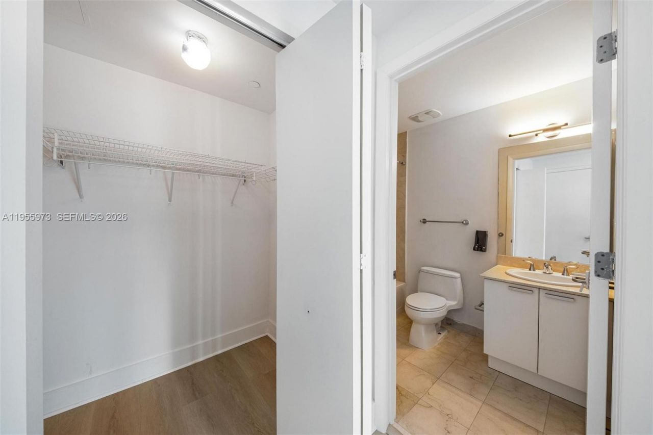 3131 NE 188th St, Unit 2-803, Aventura, FL 33180 Photo