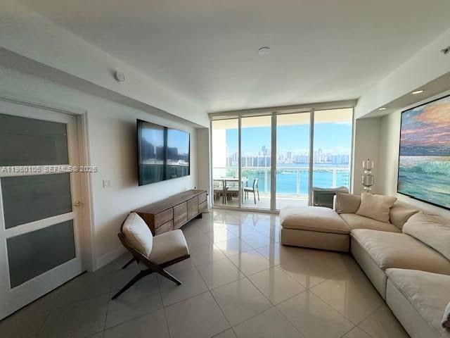 3330 NE 190th St, Unit 1815, Aventura, FL 33180 Photo