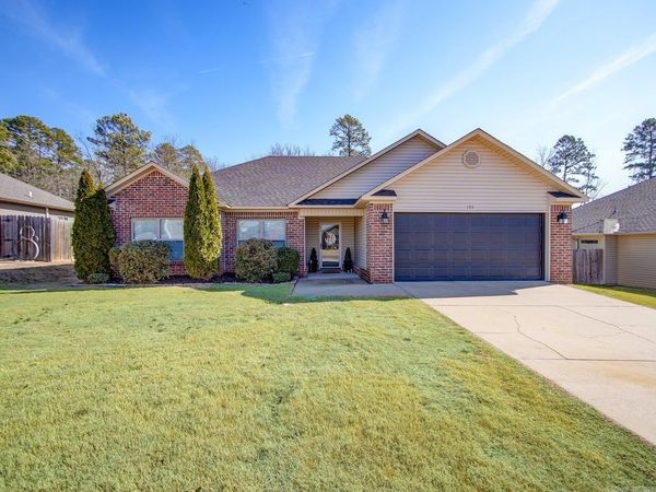 155 Cambridge Dr, Hot Springs, AR 71913