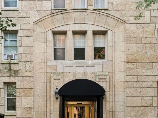 5000 S East End Avenue, Unit 23A, Chicago, IL 60615