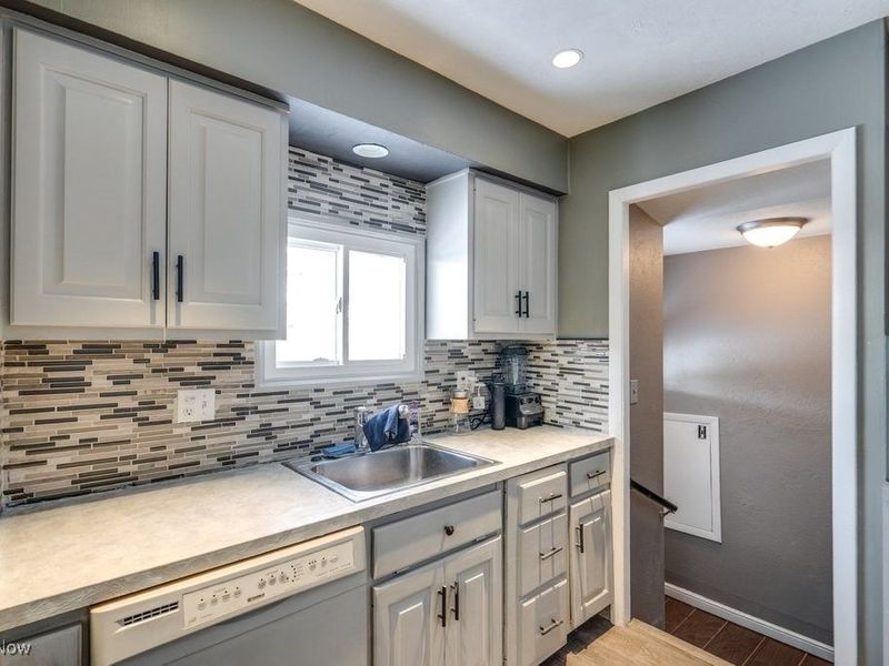 6490 Grosse Drive, Brook Park, OH 44142 Photo 15