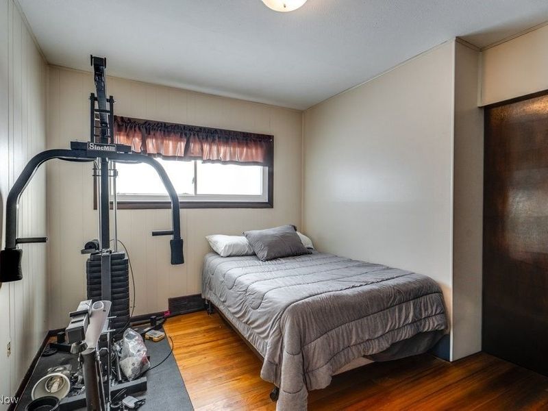 6490 Grosse Drive, Brook Park, OH 44142 Photo 21