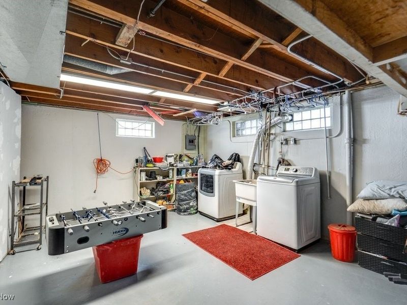 6490 Grosse Drive, Brook Park, OH 44142 Photo 26