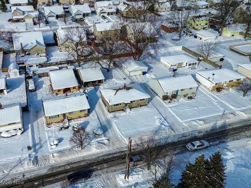 6490 Grosse Drive, Brook Park, OH 44142 Photo 32