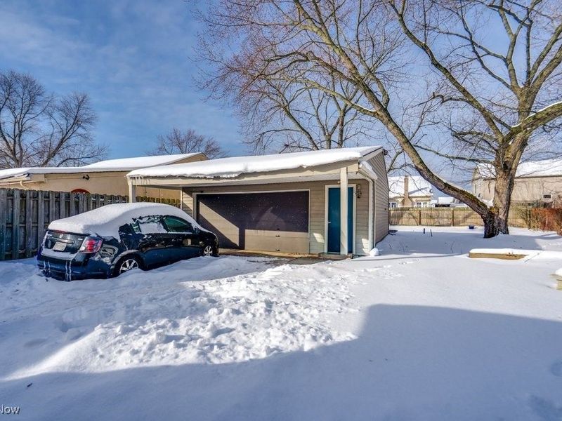 6490 Grosse Drive, Brook Park, OH 44142 Photo 6