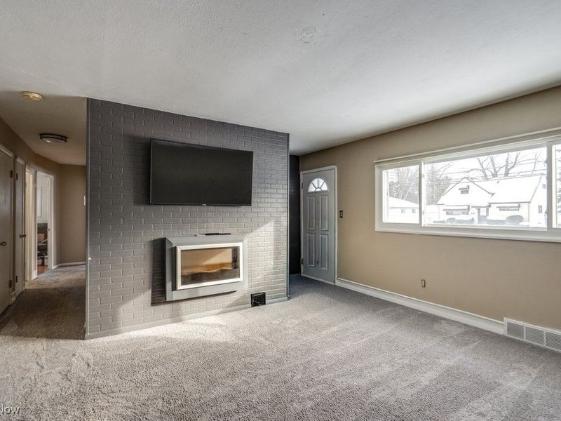 6490 Grosse Drive, Brook Park, OH 44142 Photo 9