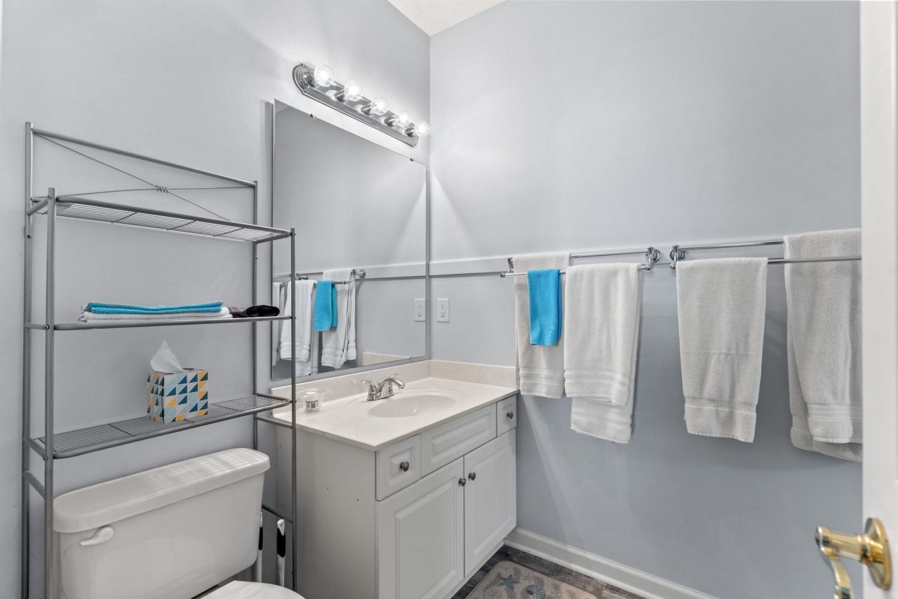 601 Hillside Dr. N Photo 18