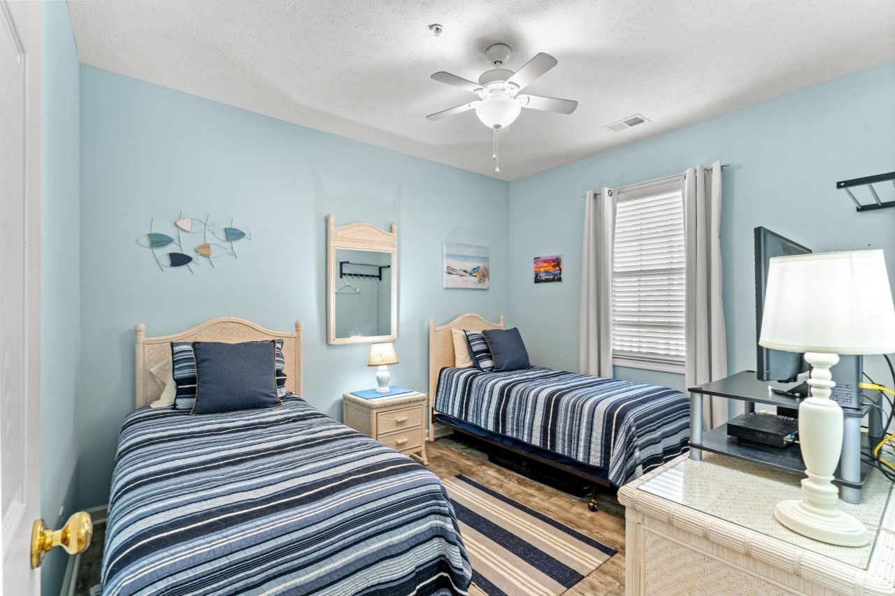 601 Hillside Dr. N Photo 20