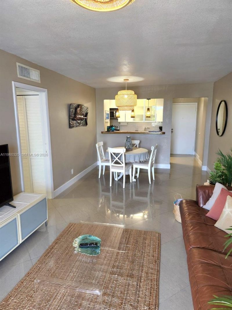 88500 Overseas Hwy, Unit 301, Tavernier, FL 33070 Photo