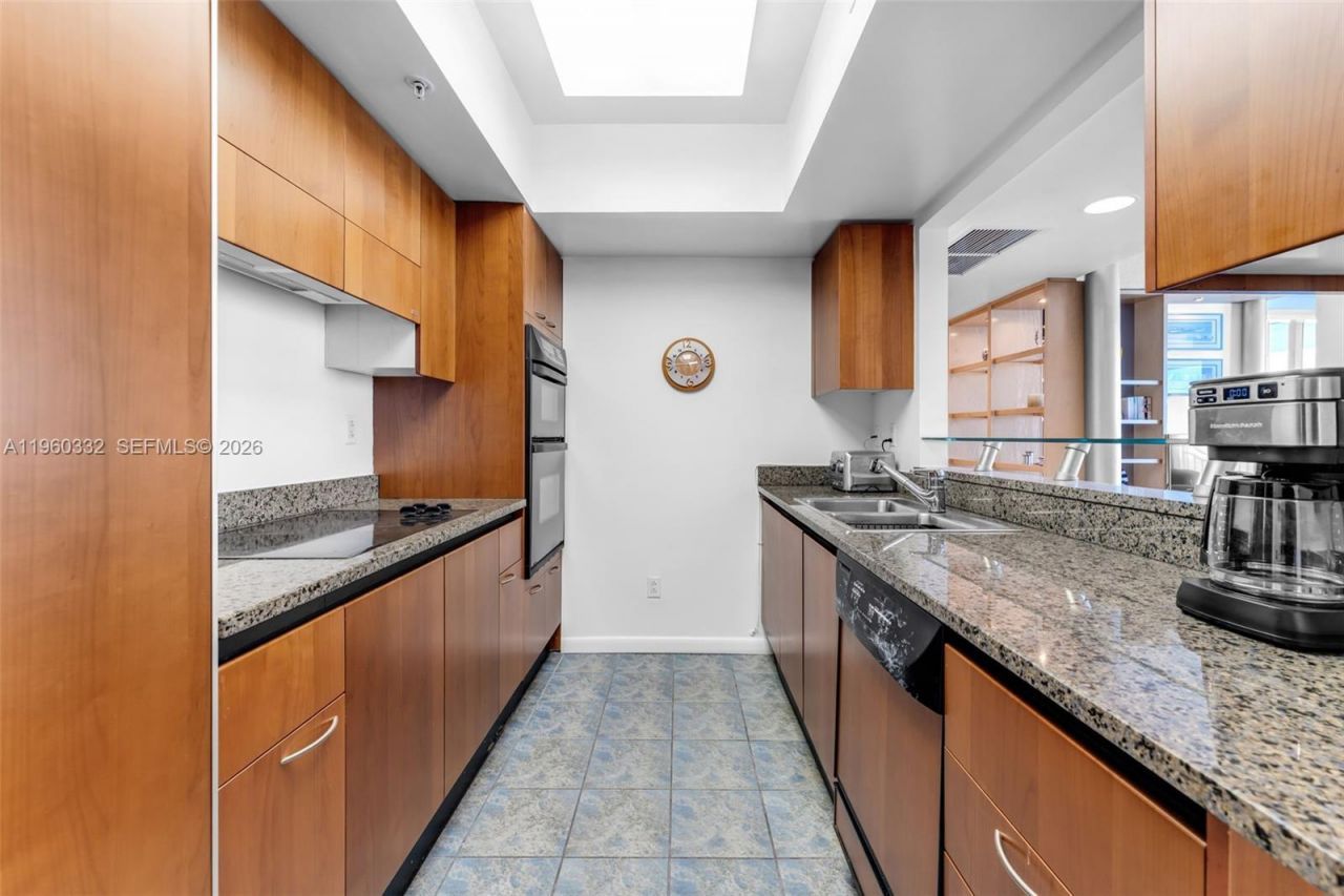 1500 Ocean Dr, Unit 705, Miami Beach, FL 33139 Photo