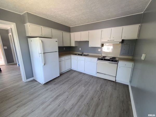 613 S 6TH Street, Cuba, IL 61427