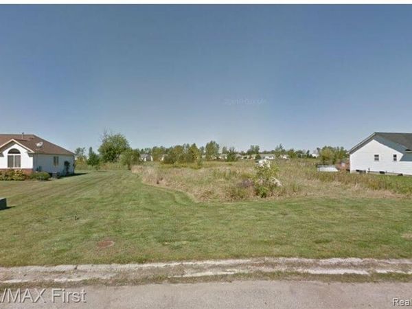 39 Deer Park , Capac Vlg, MI 48014