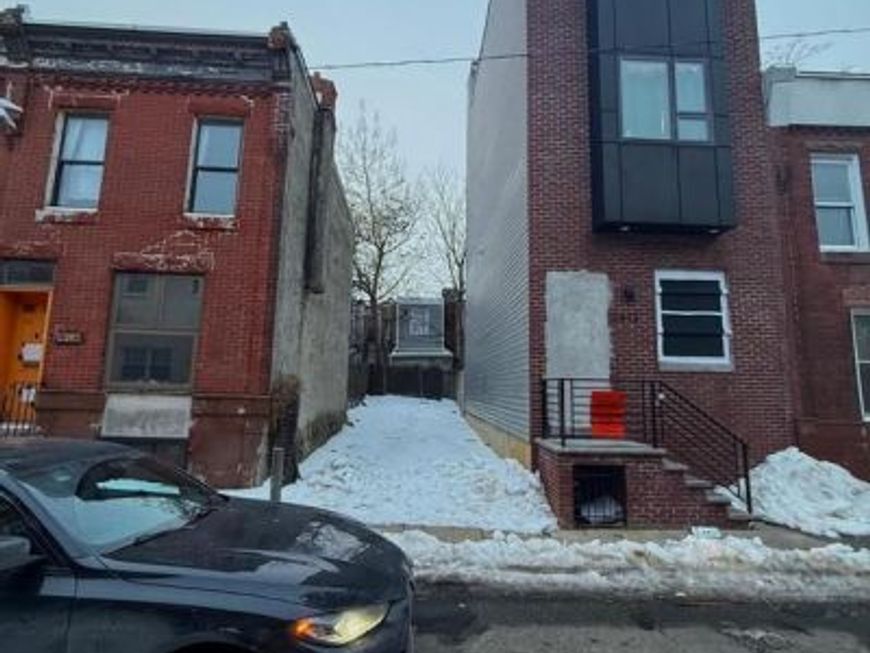 2414 S Marshall Street, Philadelphia, PA 19148 Main Photo