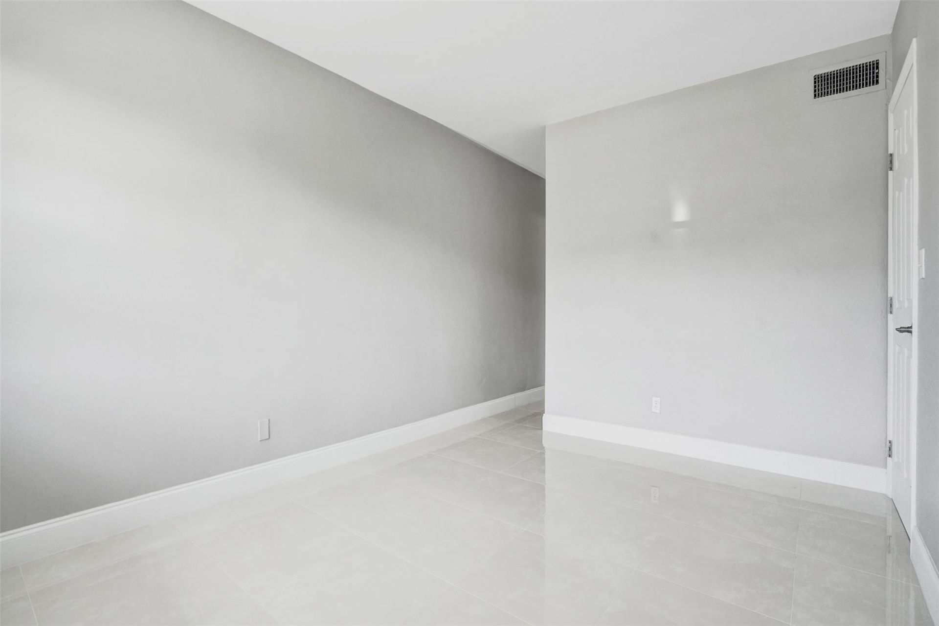 701 Pine Drive, Unit 104, Pompano Beach, FL 33060 Photo