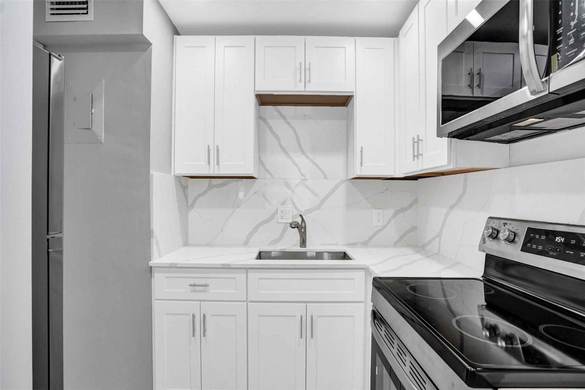 701 Pine Drive, Unit 104, Pompano Beach, FL 33060 Photo