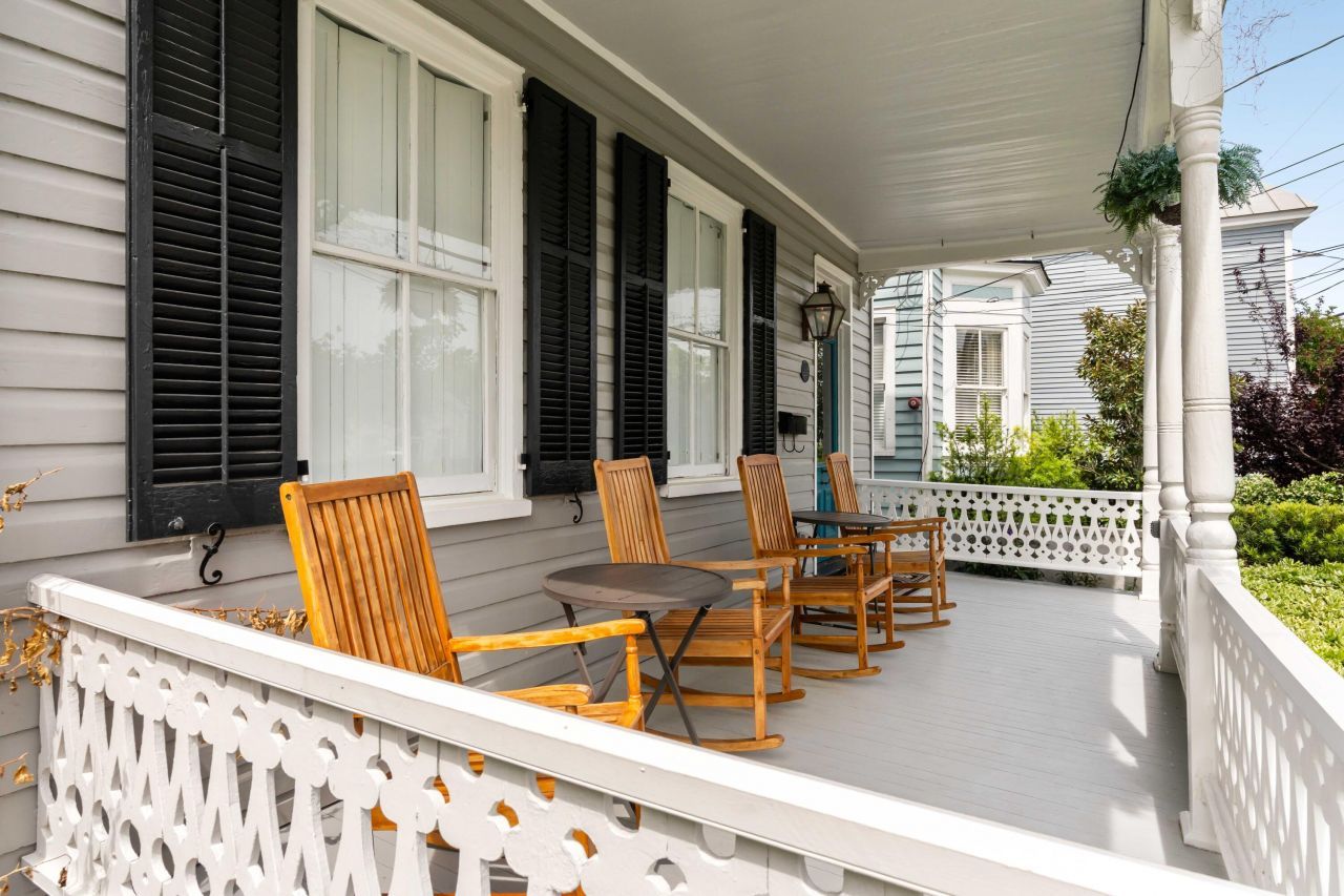 142 Spring Street Photo 17