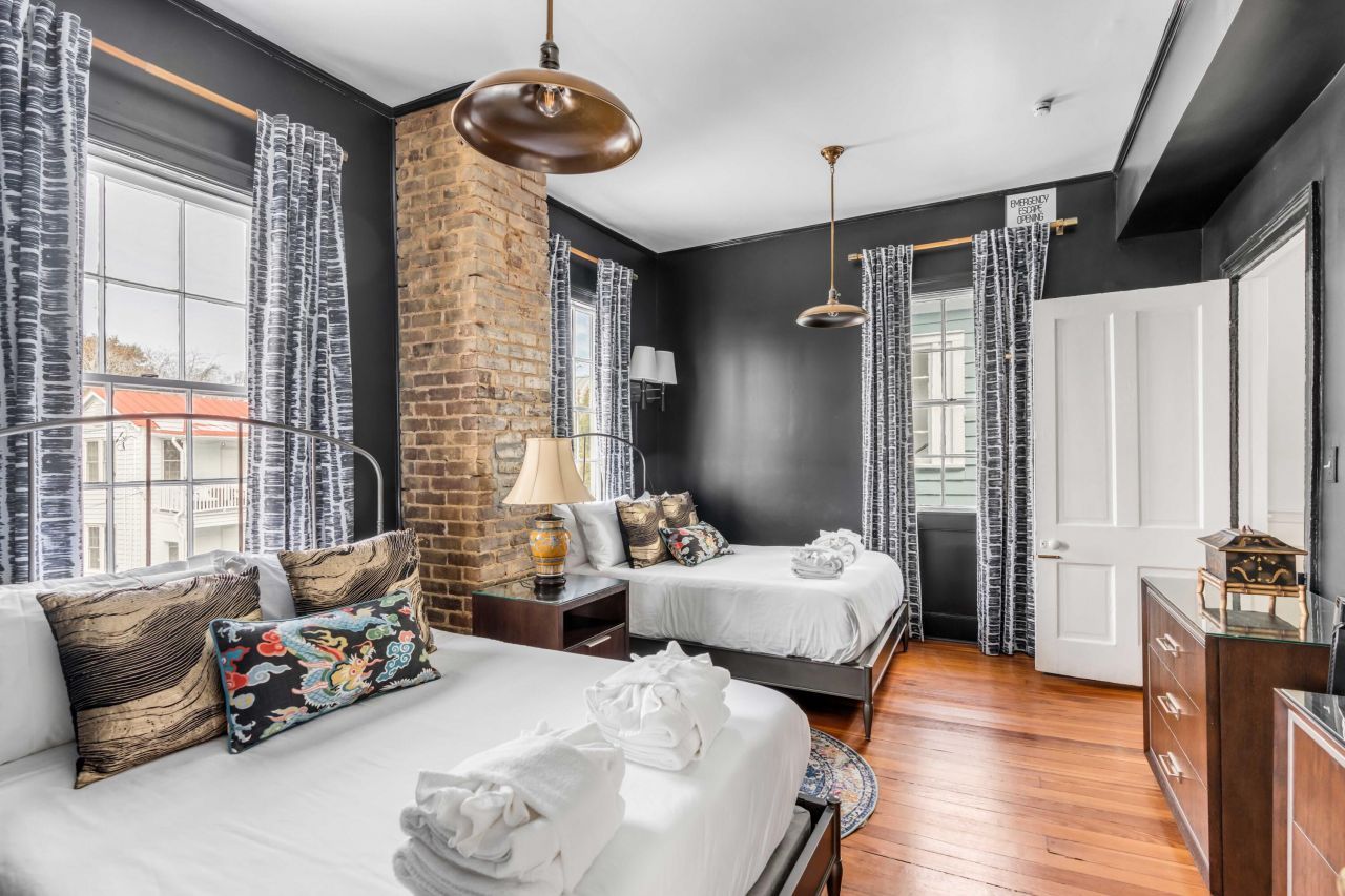 142 Spring Street Photo 34