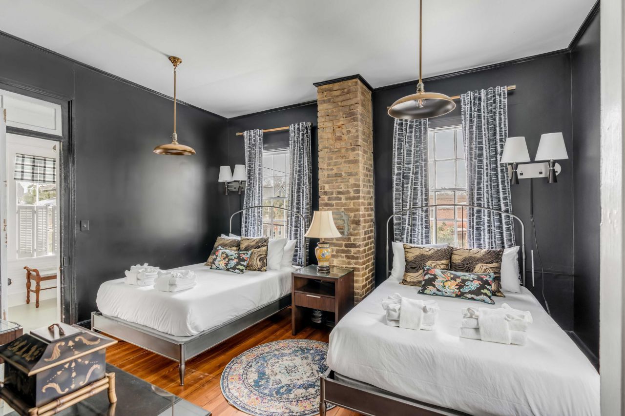 142 Spring Street Photo 35