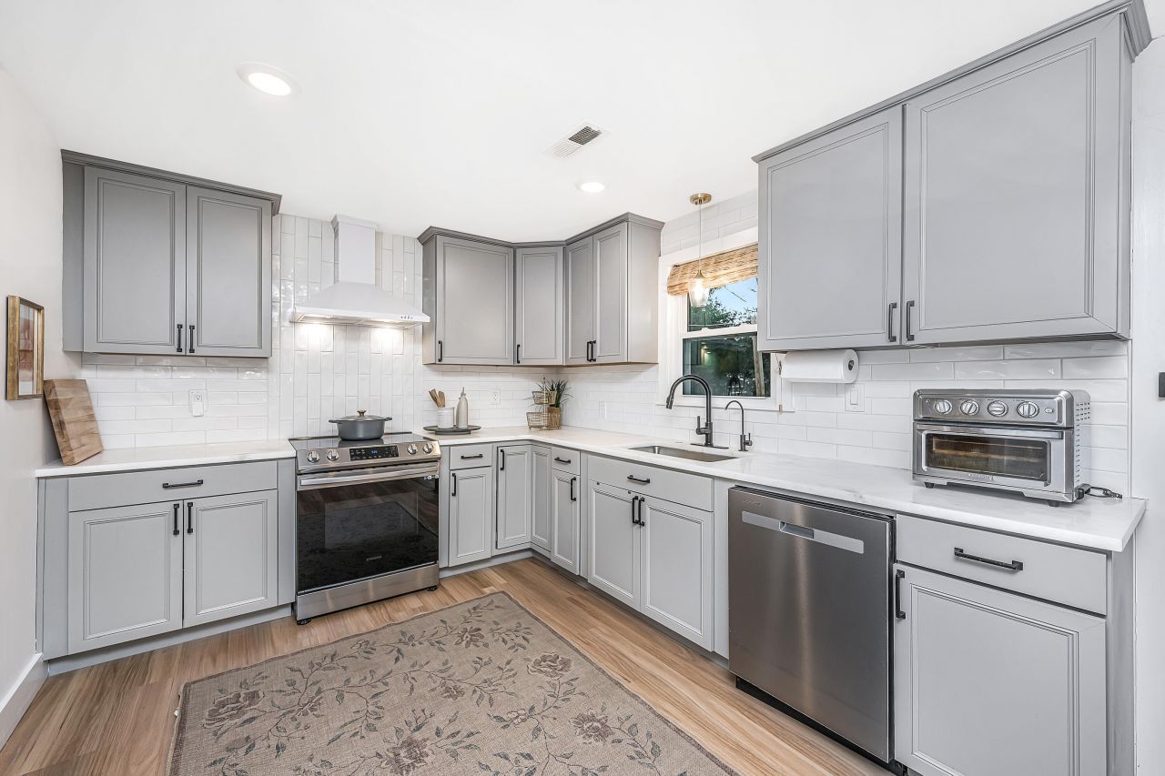 316 6th Avenue Photo 10