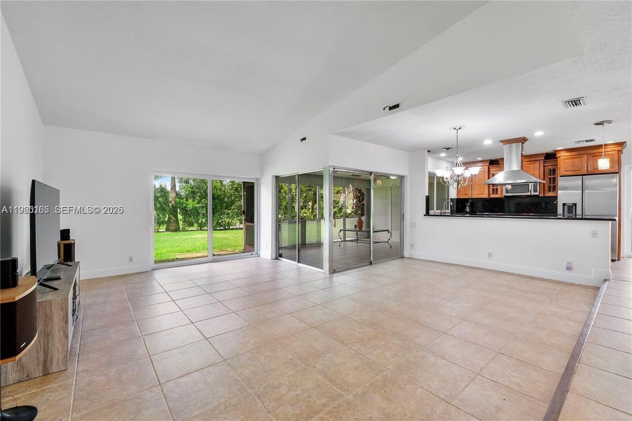 5667 N Cameo Dr N, Boca Raton, FL 33433 Photo