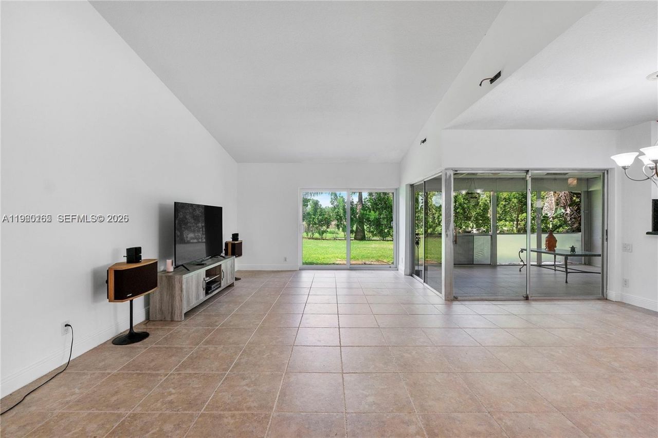 5667 N Cameo Dr N, Boca Raton, FL 33433 Photo
