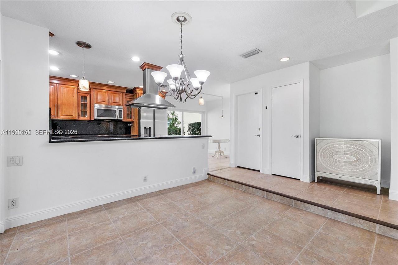 5667 N Cameo Dr N, Boca Raton, FL 33433 Photo