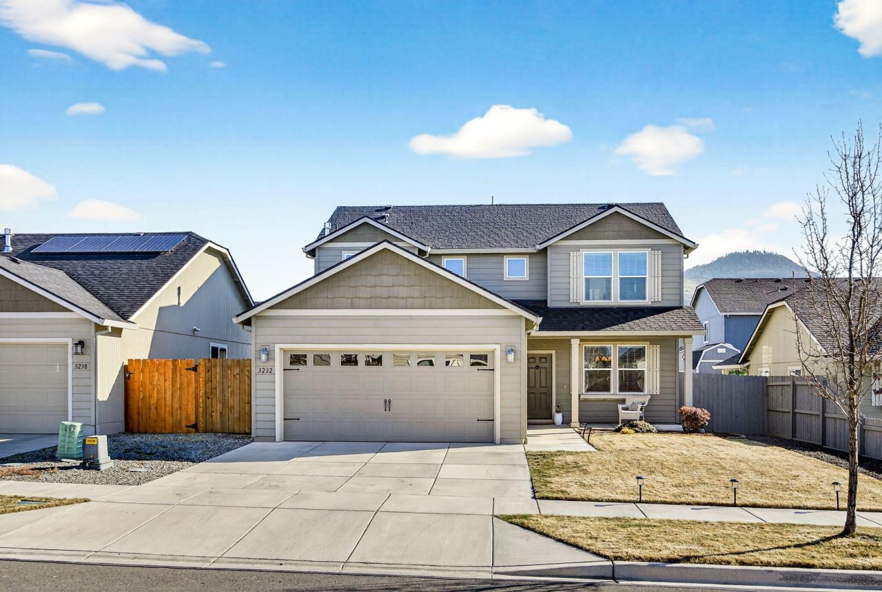 3232 Mccloud Street, Medford, OR 97504 Main Photo