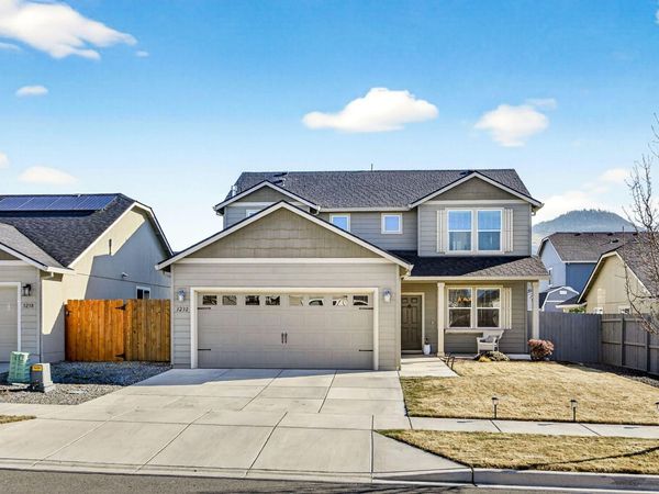 3232 McCloud Street, Medford, OR 97504