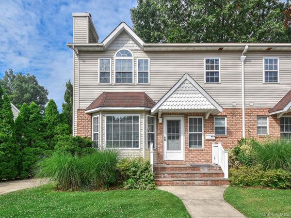 49 Ashwood Road Apt A, Unit A, Port Washington, NY 11050