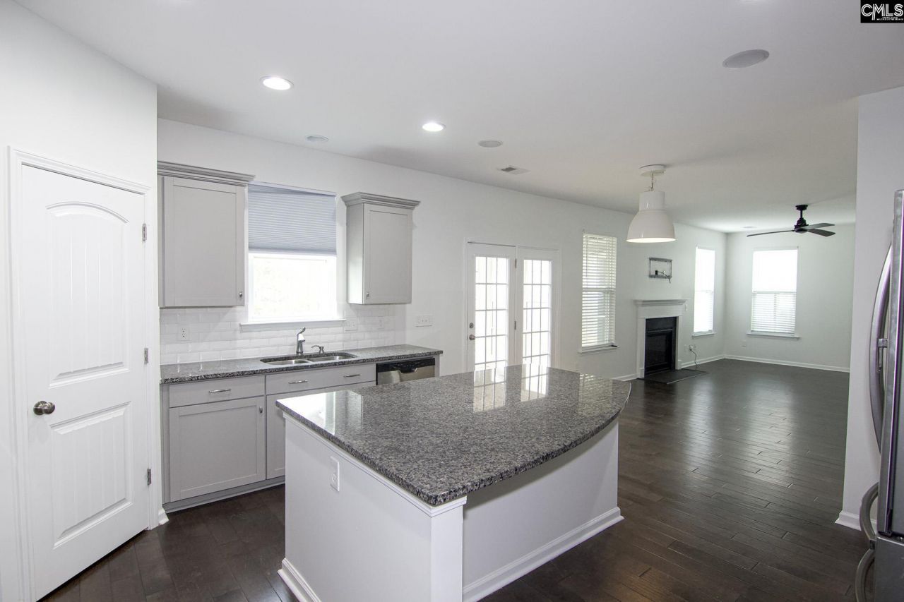 1213 Portrait Hill Drive  Photo 11