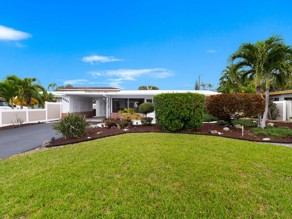2001 NE 30th Street, Fort Lauderdale, FL 33306