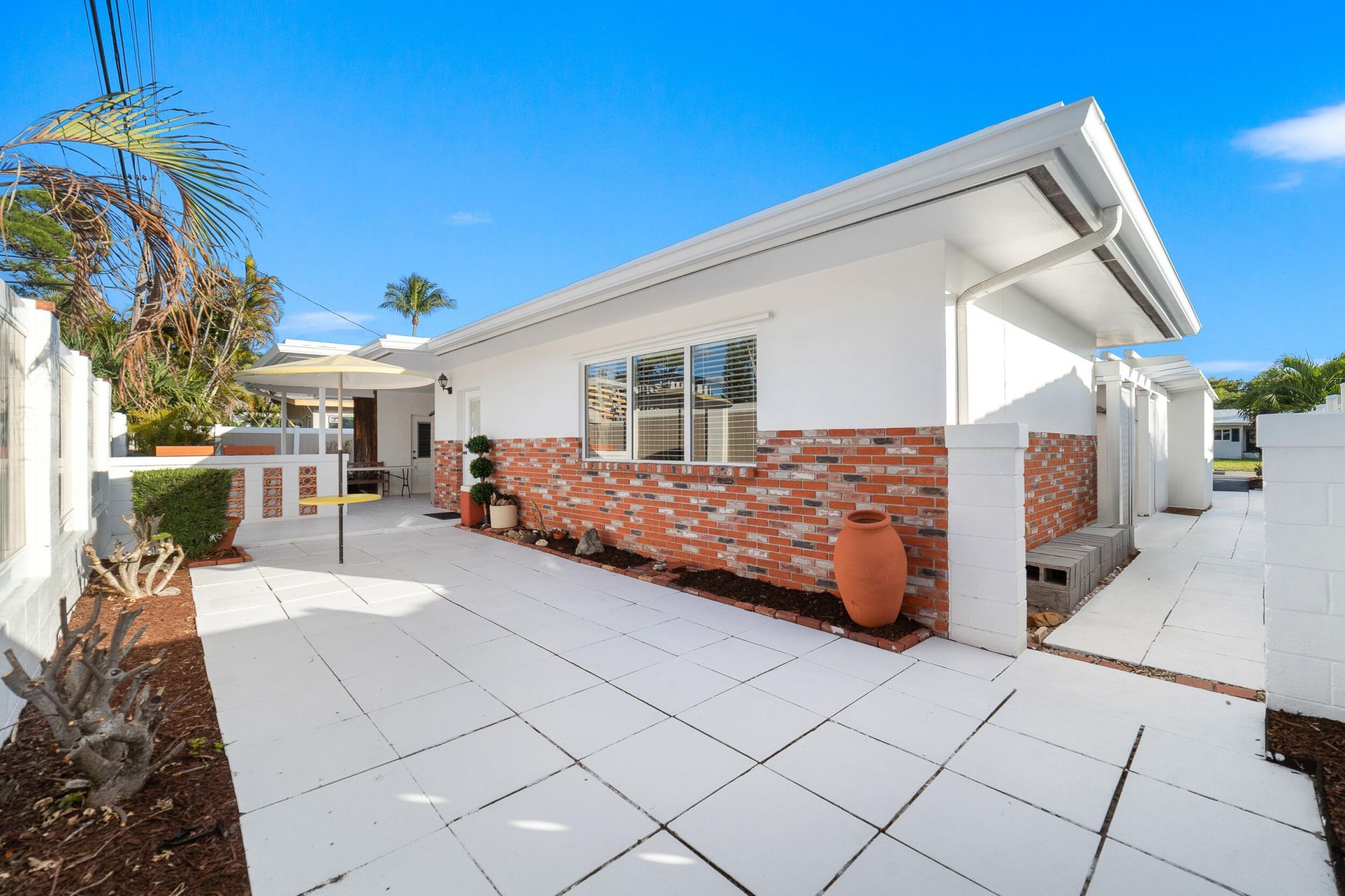 2001 NE 30th Street, Fort Lauderdale, FL 33306 Photo