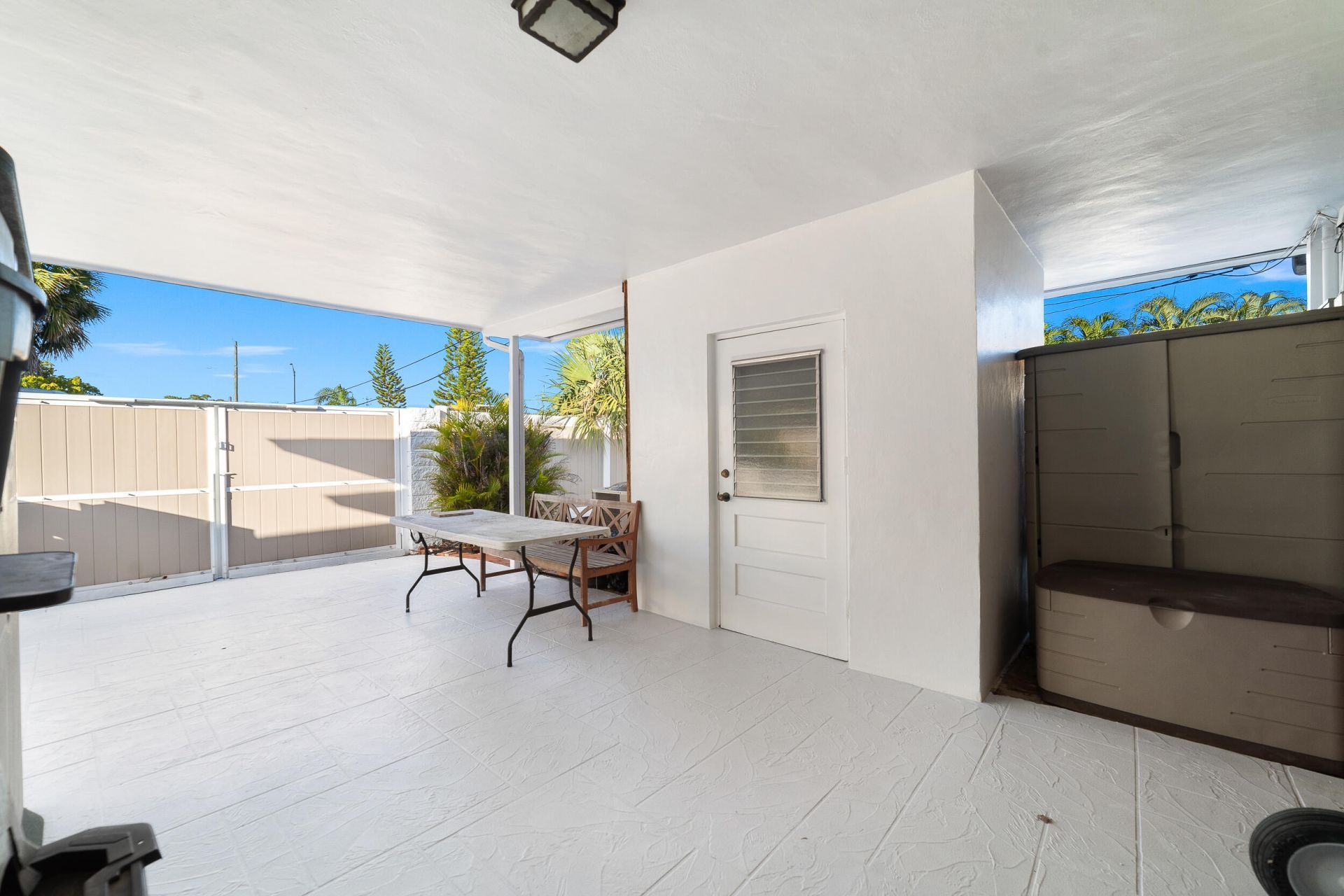 2001 NE 30th Street, Fort Lauderdale, FL 33306 Photo