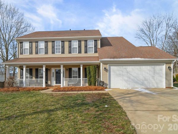 4718 Redmond Court NW, Concord, NC 28027