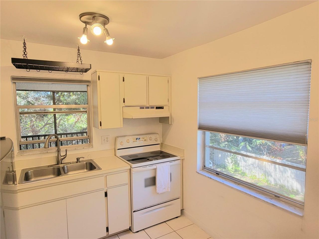 476 Santa Cruz Place Ne, Unit F, Saint Petersburg, FL 33703 Photo