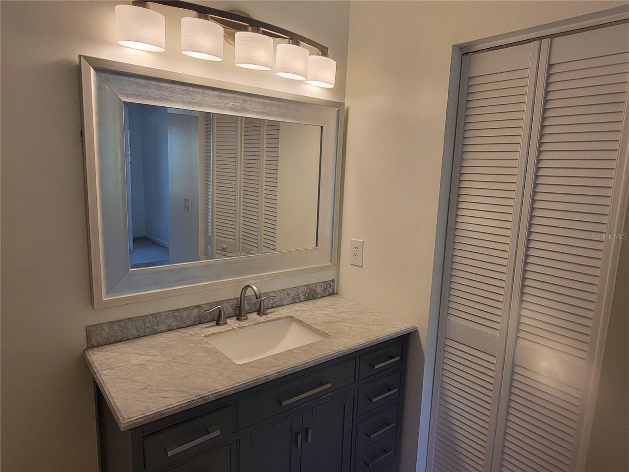 476 Santa Cruz Place Ne, Unit F, Saint Petersburg, FL 33703 Photo