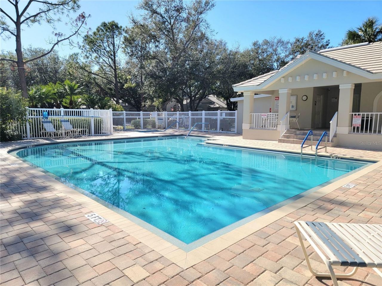 476 Santa Cruz Place Ne, Unit F, Saint Petersburg, FL 33703 Photo