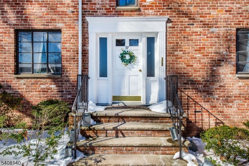 77 Troy Dr, Springfield, NJ 07081 Main Photo