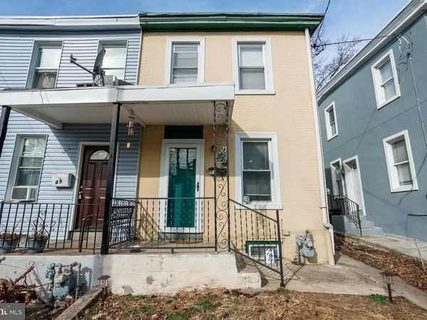 51 N 9TH STREET, DARBY, PA 19023
