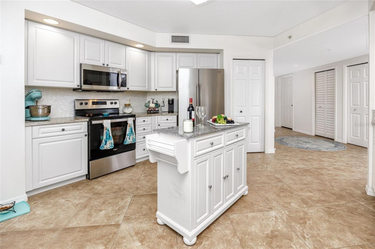 960 Starkey Road, Unit 3106, Largo, FL 33771 Photo