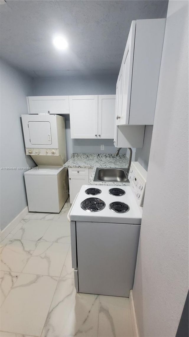 8613 Beekman Dr, Miramar, FL 33025 Photo