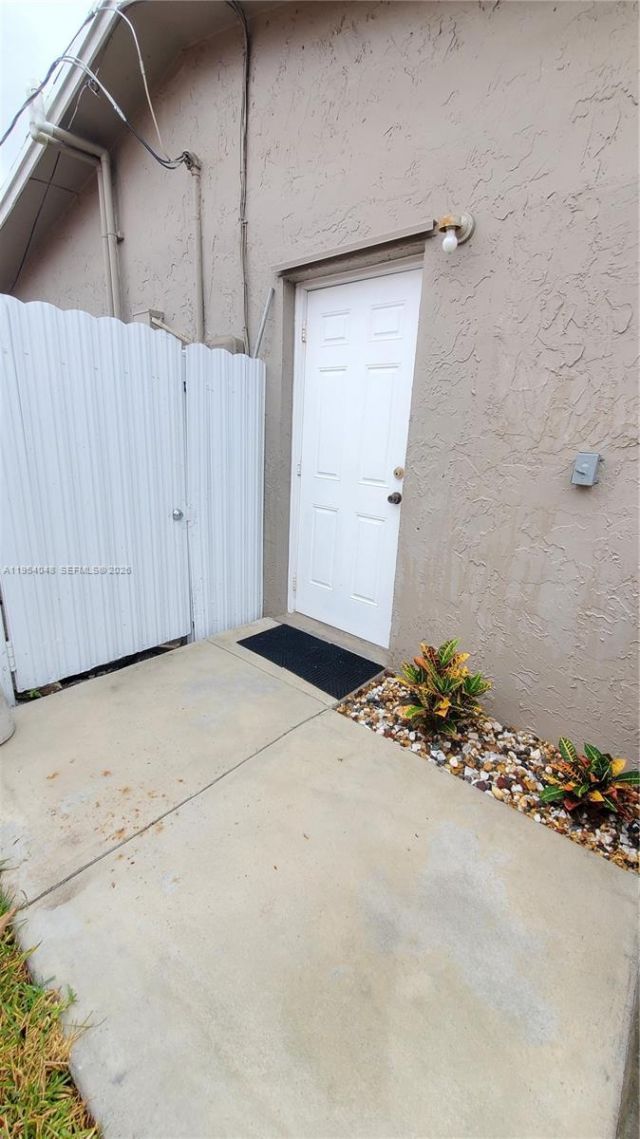 8613 Beekman Dr, Miramar, FL 33025 Photo